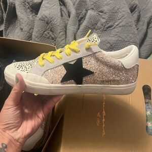 Vintage Havana sneakers size 9